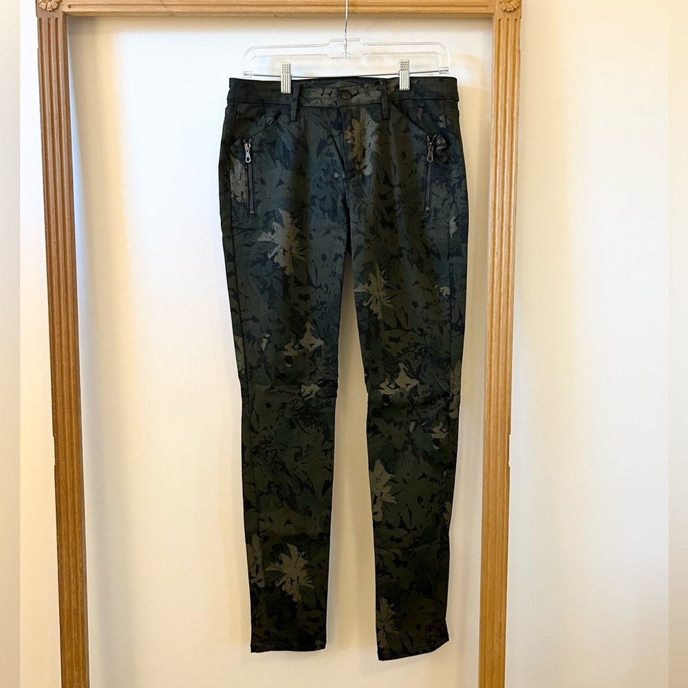JOE’S Jeans Black Green Army, Leaf Print Pants, Stretch - size 31